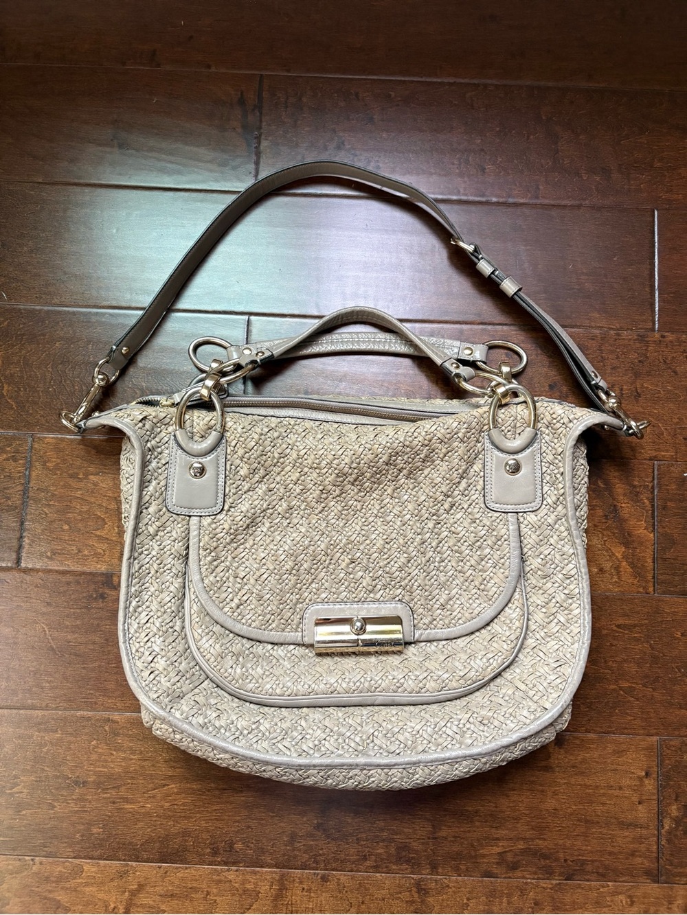 Coach Kristin Fully Woven Leather Shoulder Bag in Beige. L1082-16776.